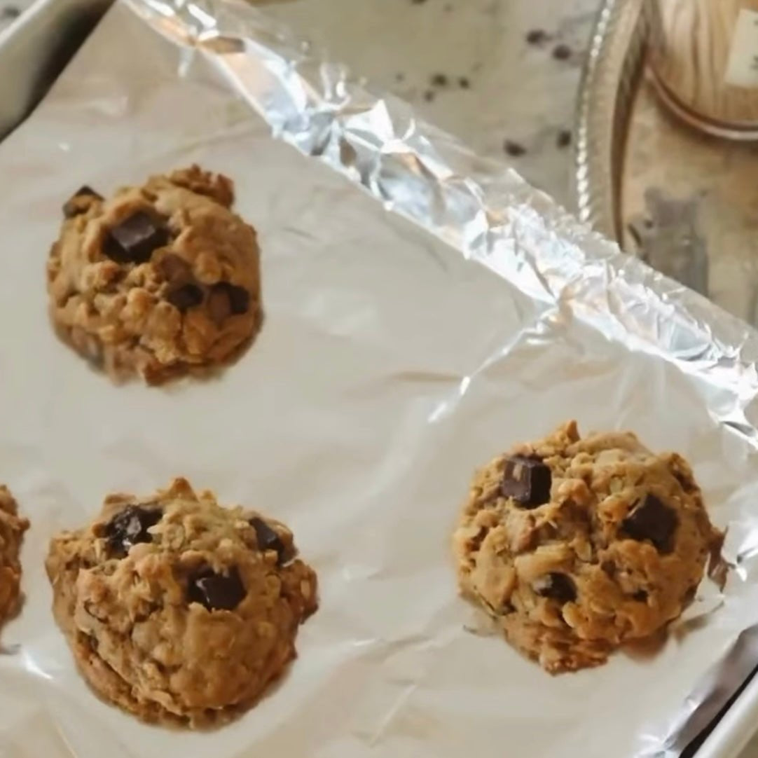 The BEST Pumpkin Chocolate Chip Oatmeal Cookie Recipe - Lumitory