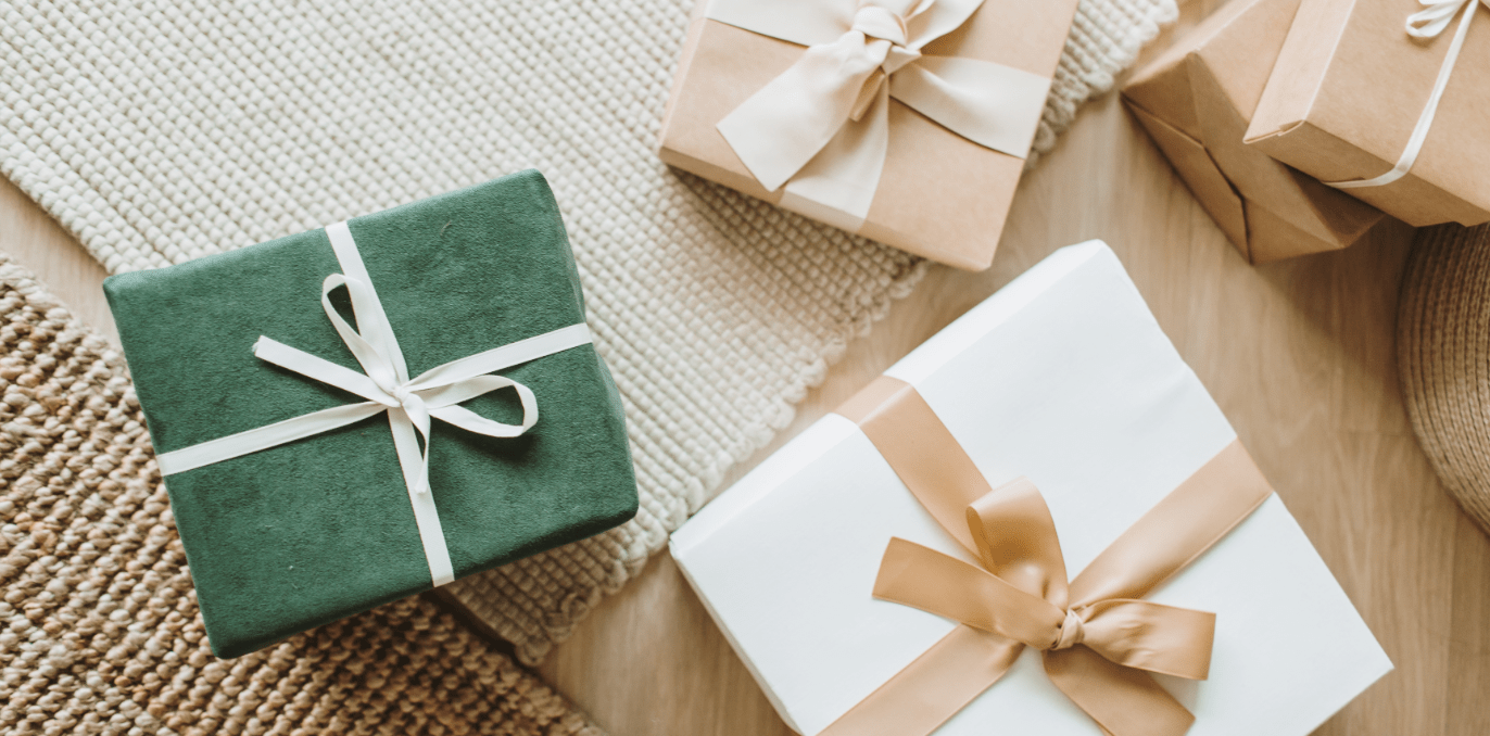 20 Amazing Gift Ideas Under $25 - Lumitory