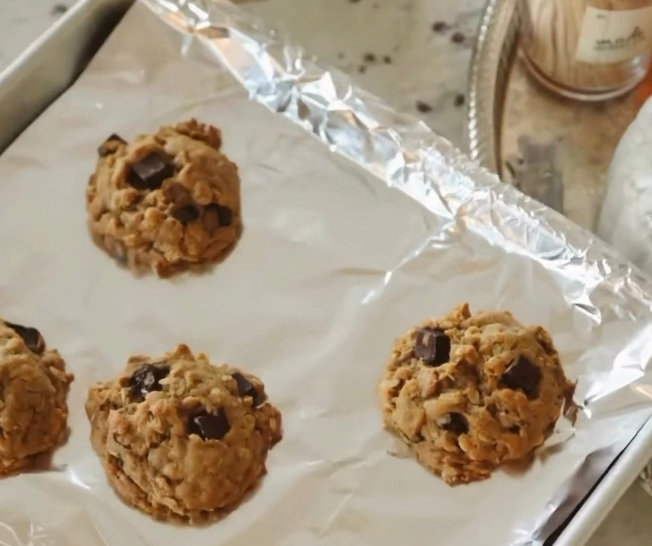 The BEST Pumpkin Chocolate Chip Oatmeal Cookie Recipe - Lumitory